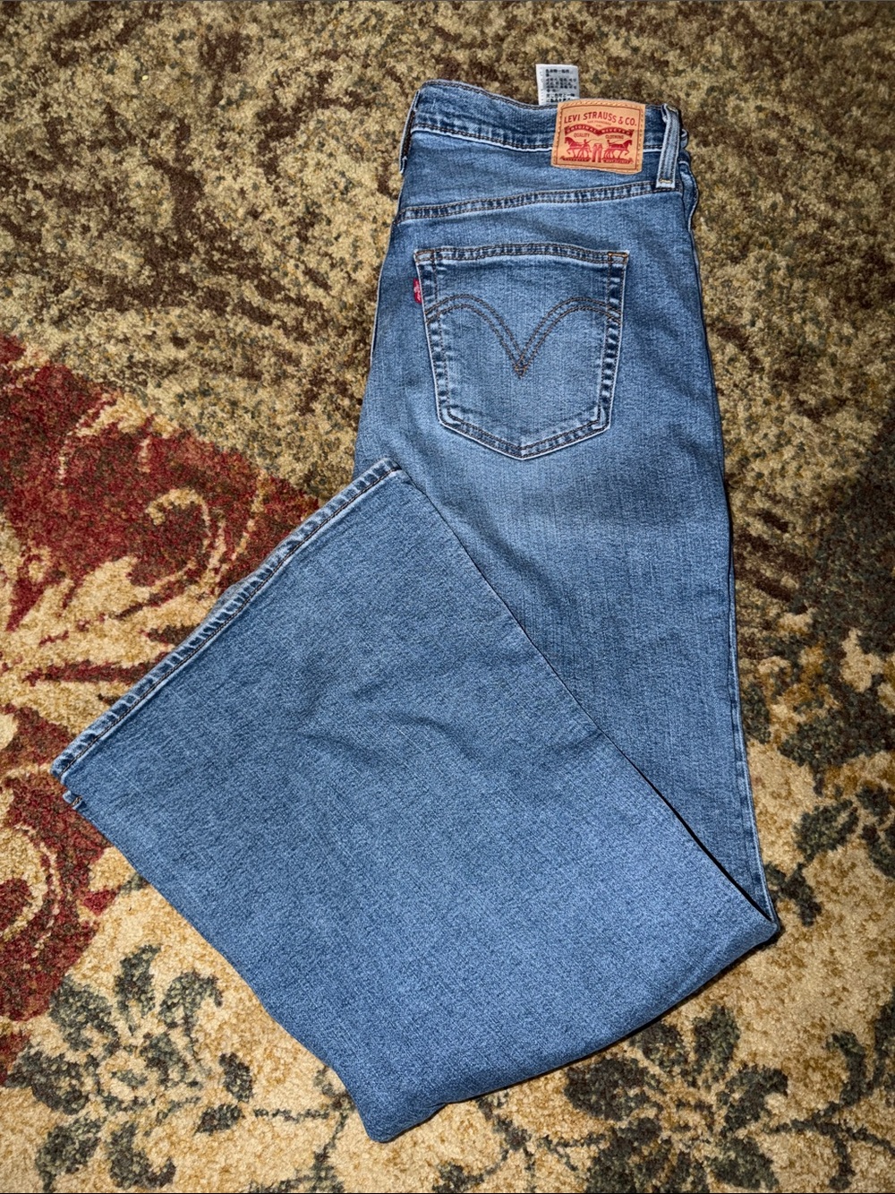 Levi's Light Blue Relaxed Fit Jeans with Red Tab